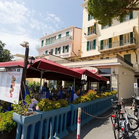 Alex Beach House 아파트 *